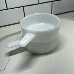 2 McKee glasbake Milk glass vintage oven where stackable soup bowls